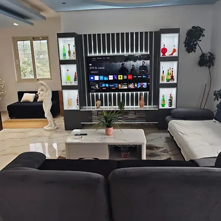 빌라 Ndreca *