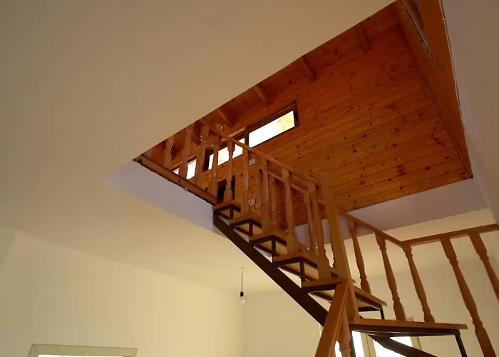 别墅 Ndreca 地拉那